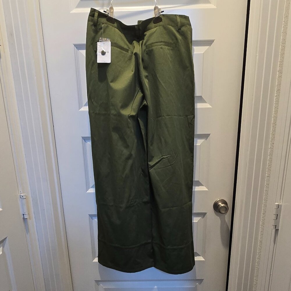 Women's Button Hem Wide Leg Pant